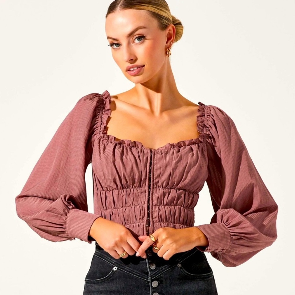 ASTR amber shirt in dusty rose NWT